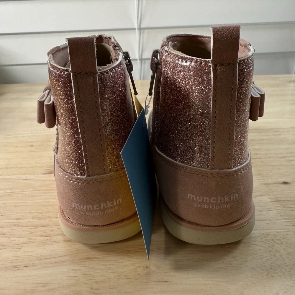 Munchkin Stride Rite Little Girl's Size 10M Avalon Pink Glitter Side-Zip Boots‎